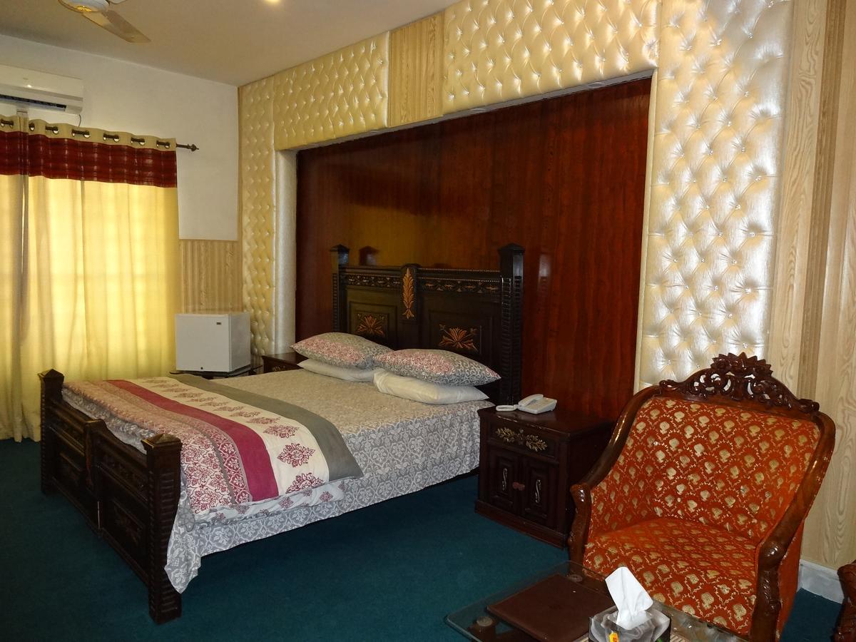 Divine Hotel Rawalpindi Exteriör bild